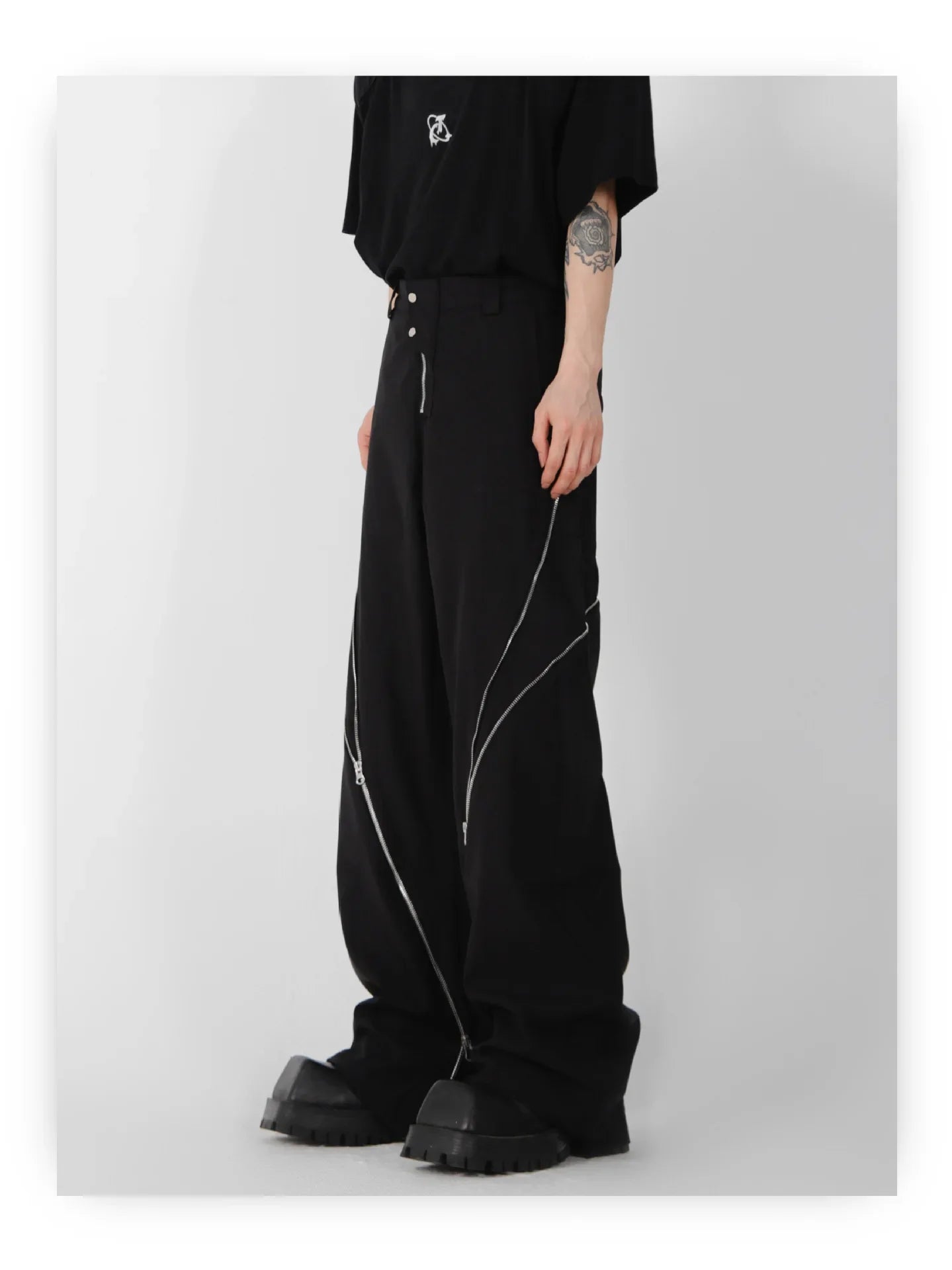 Versatile Loose-fit Niche Design