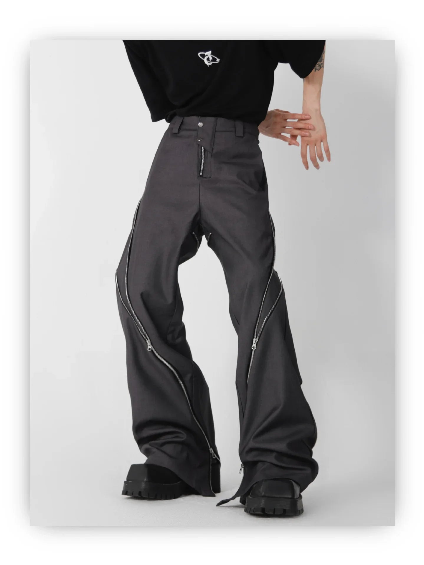 Versatile Loose-fit Niche Design